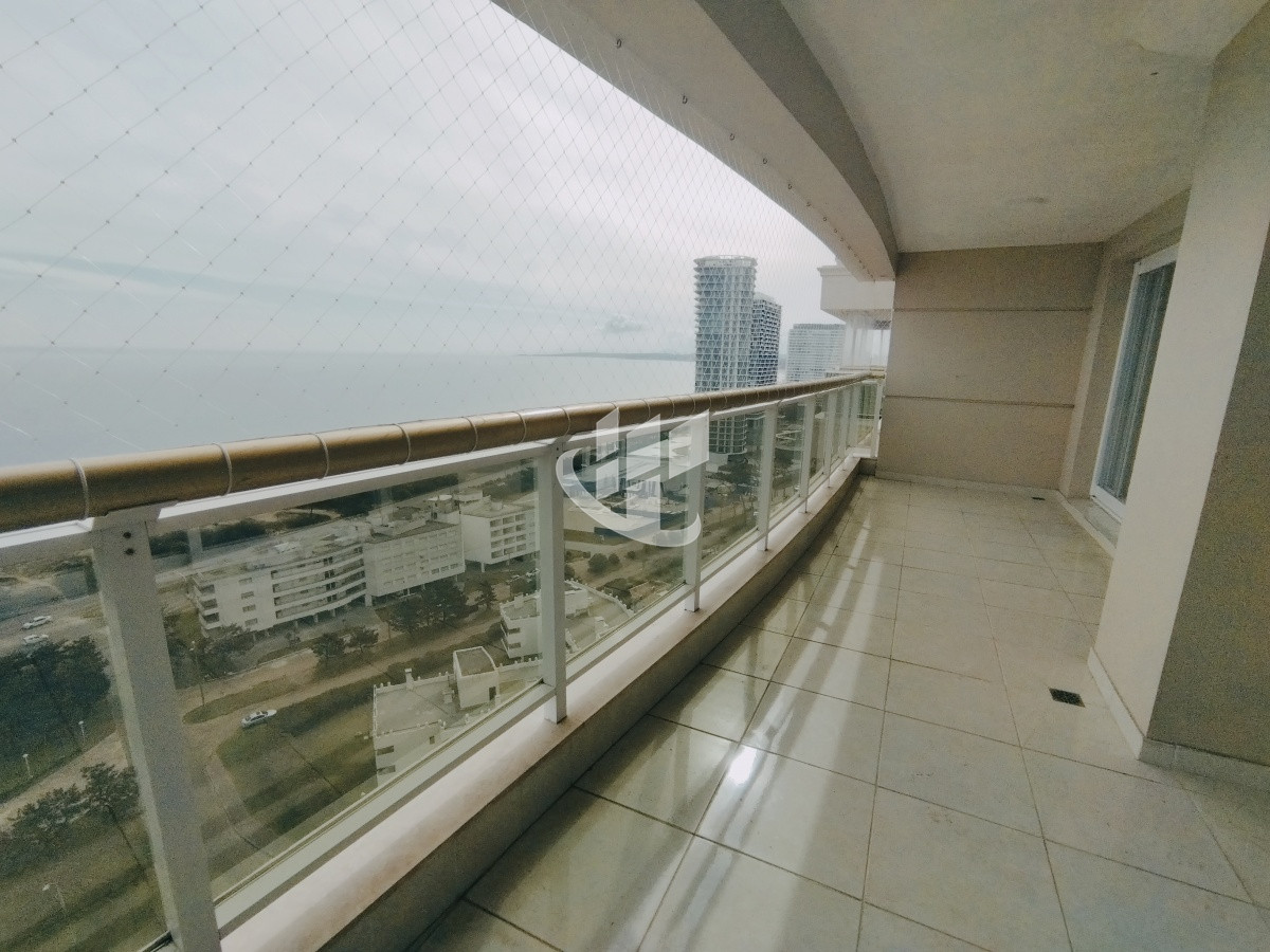 Apartamento ID.859 - Venta departamento, 3 dormitorios,1era linea, Mansa, Punta del Este