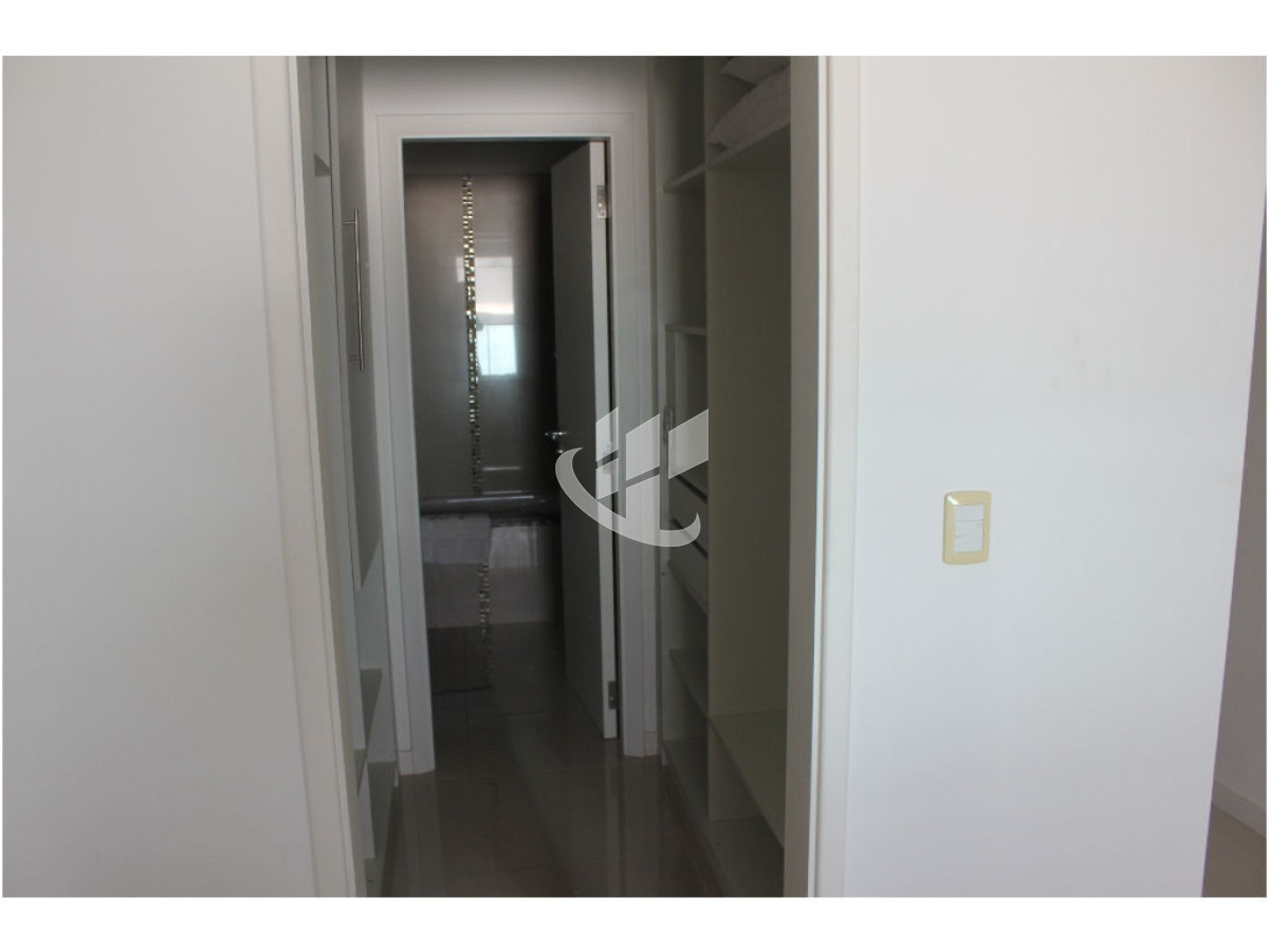 Apartamento ID.406 - Venta apartamento, 3 dormitorios y dependencia, piso alto, Mansa, Punta del Este