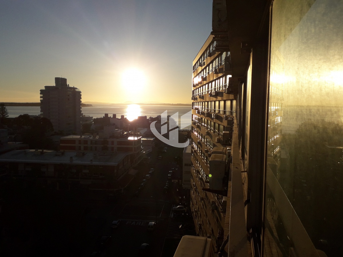 Apartamento ID.1730 - edificio a metros de playa brava 