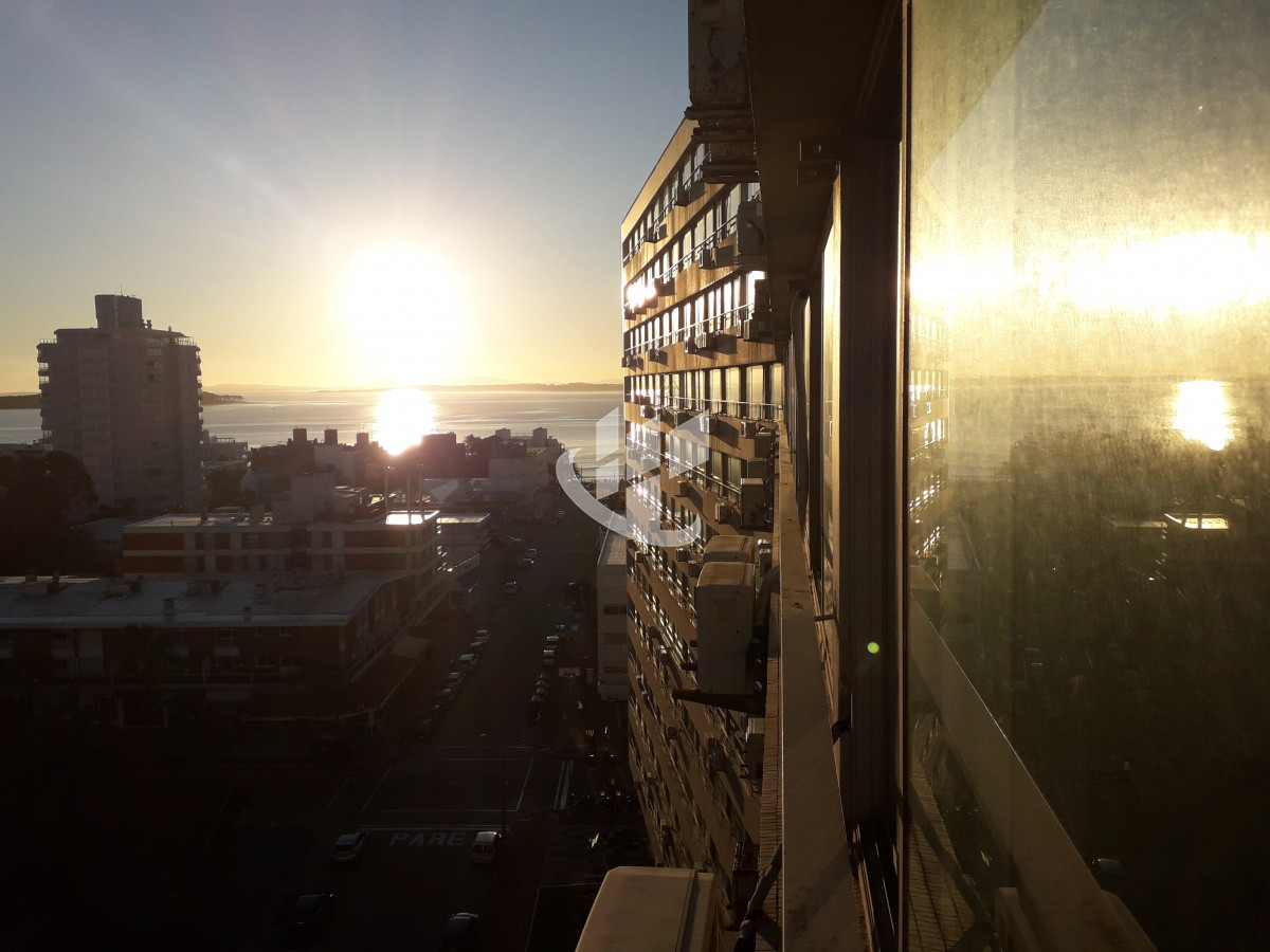 Apartamento ID.1730 - edificio a metros de playa brava 