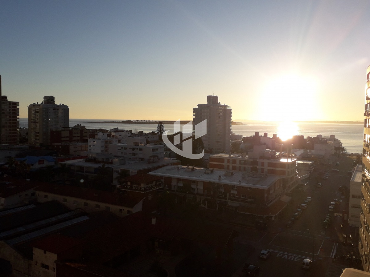 Apartamento ID.1730 - edificio a metros de playa brava 