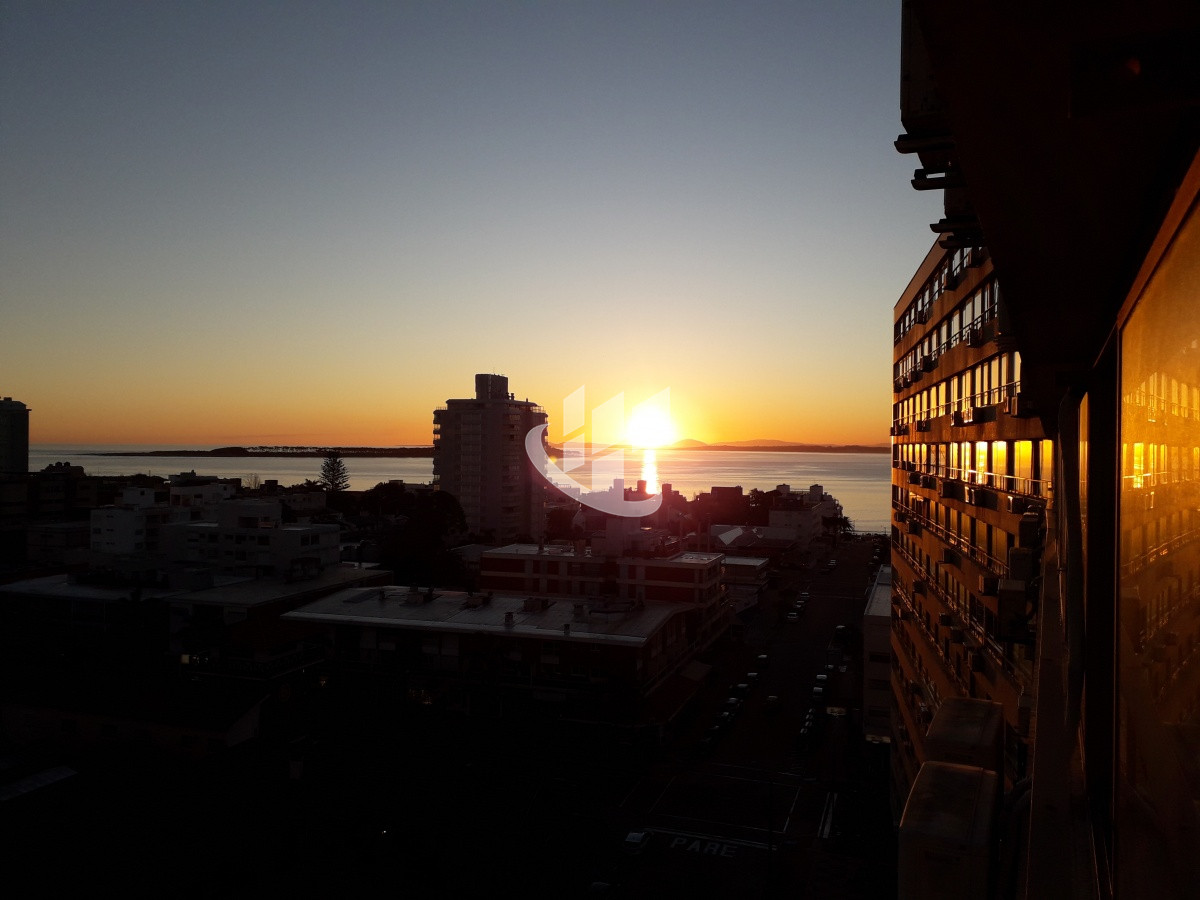 Apartamento ID.1730 - edificio a metros de playa brava 