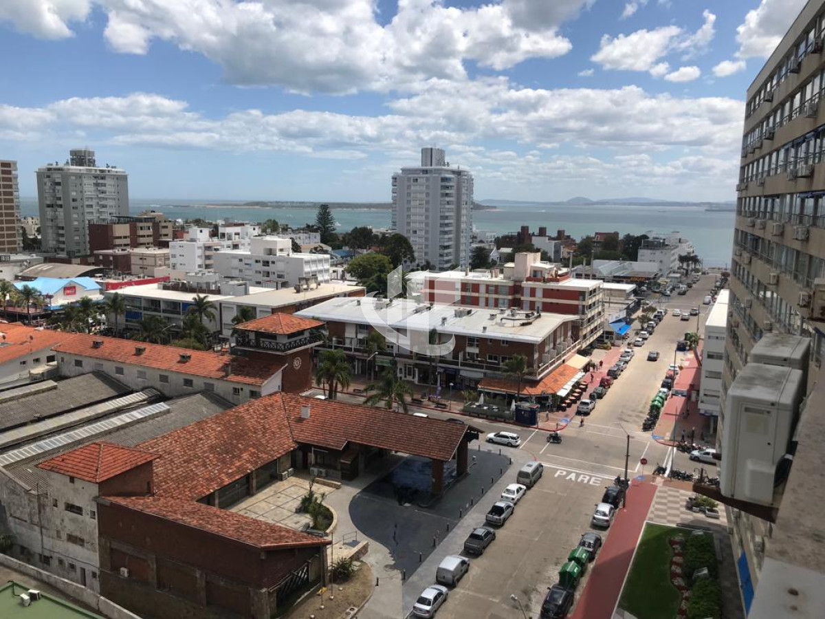 Apartamento ID.1730 - edificio a metros de playa brava 