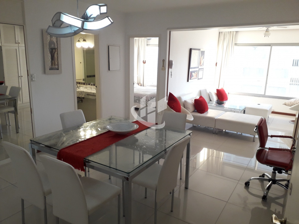 Apartamento ID.1730 - edificio a metros de playa brava 