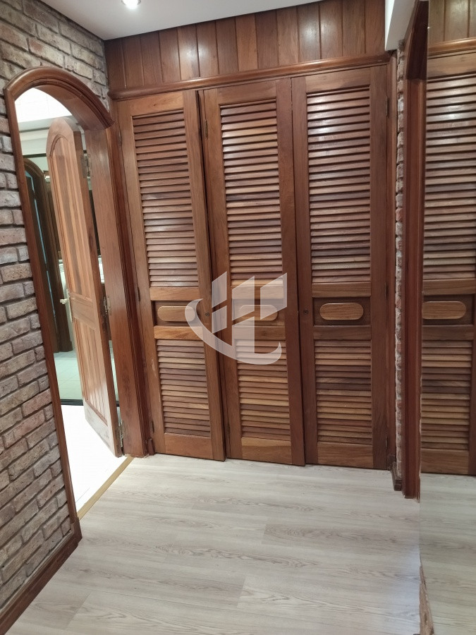 Casa ID.1250 - VENTA DE HERMOSA CASA 5 DORMITORIOS EN SUITE, A METROS DEL MAR.