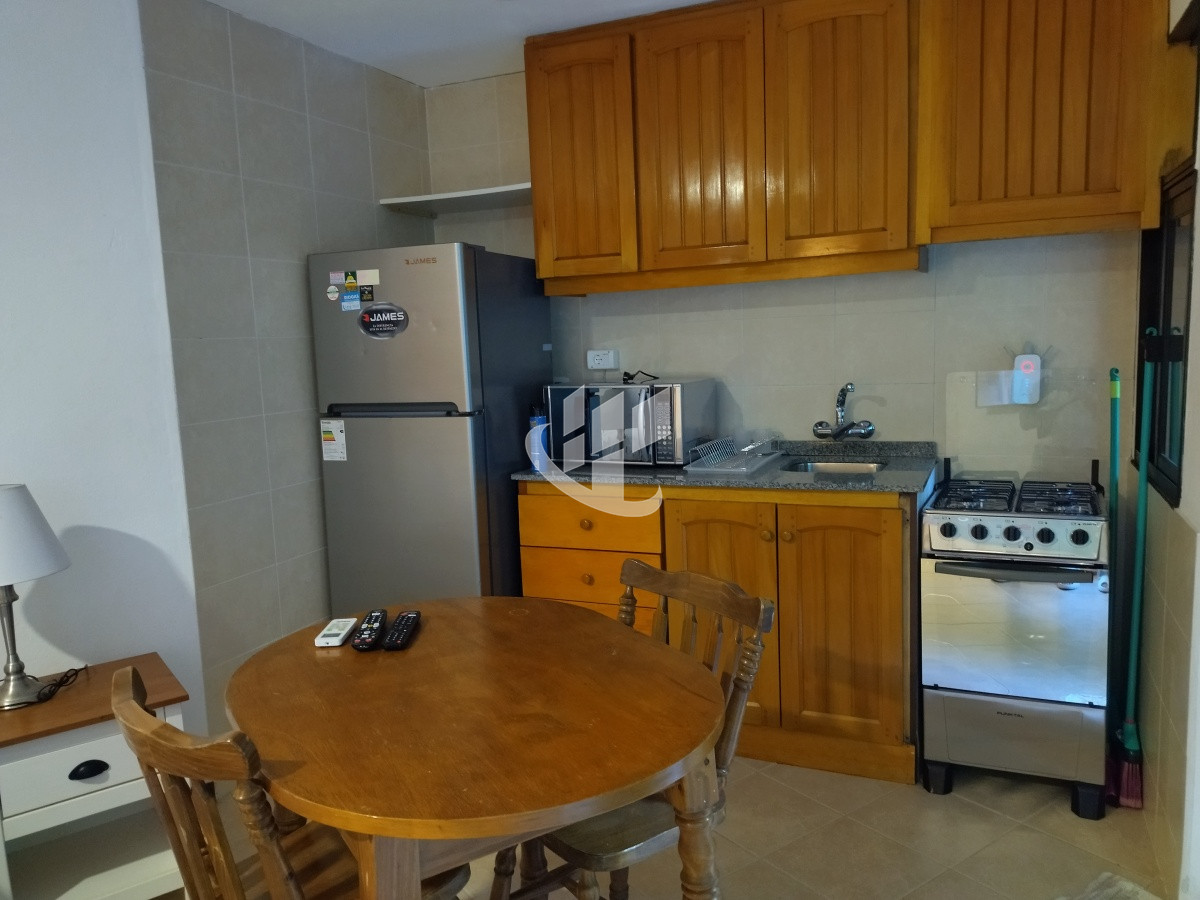 Casa ID.1250 - VENTA DE HERMOSA CASA 5 DORMITORIOS EN SUITE, A METROS DEL MAR.