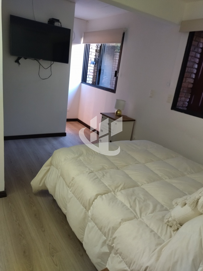 Casa ID.1250 - VENTA DE HERMOSA CASA 5 DORMITORIOS EN SUITE, A METROS DEL MAR.