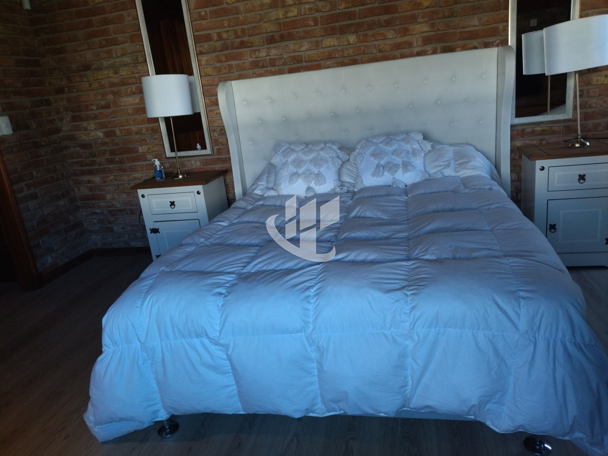 Casa ID.1250 - VENTA DE HERMOSA CASA 5 DORMITORIOS EN SUITE, A METROS DEL MAR.