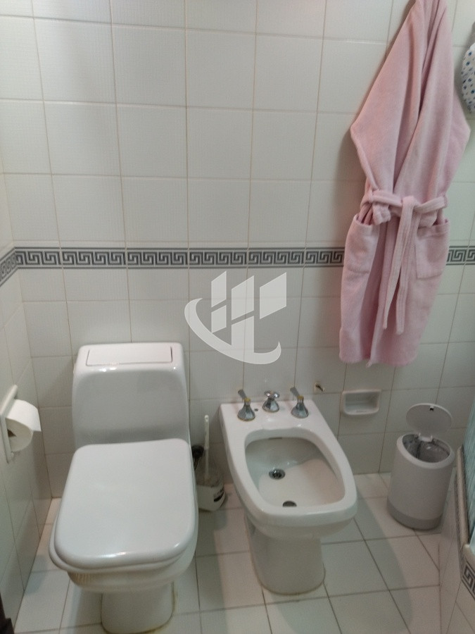 Casa ID.1250 - VENTA DE HERMOSA CASA 5 DORMITORIOS EN SUITE, A METROS DEL MAR.