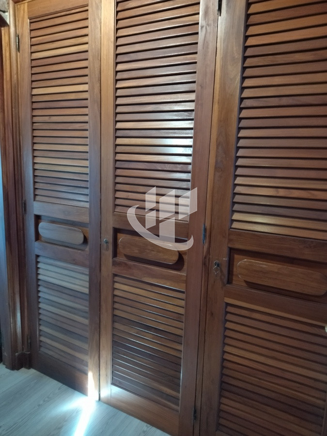Casa ID.1250 - VENTA DE HERMOSA CASA 5 DORMITORIOS EN SUITE, A METROS DEL MAR.