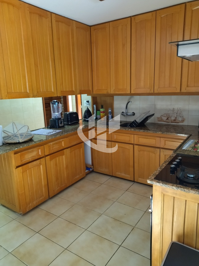 Casa ID.1250 - VENTA DE HERMOSA CASA 5 DORMITORIOS EN SUITE, A METROS DEL MAR.