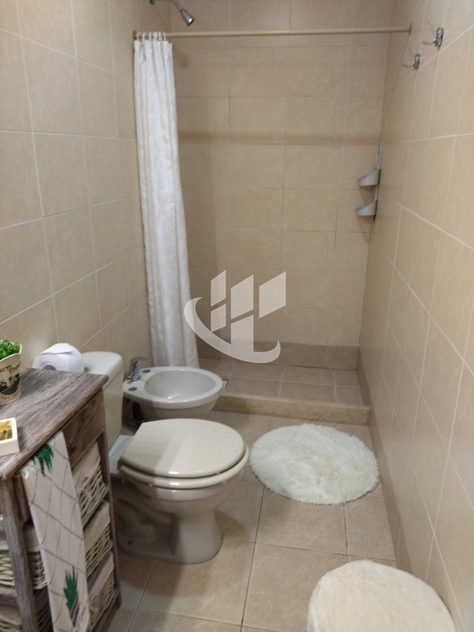 Casa ID.1250 - VENTA DE HERMOSA CASA 5 DORMITORIOS EN SUITE, A METROS DEL MAR.