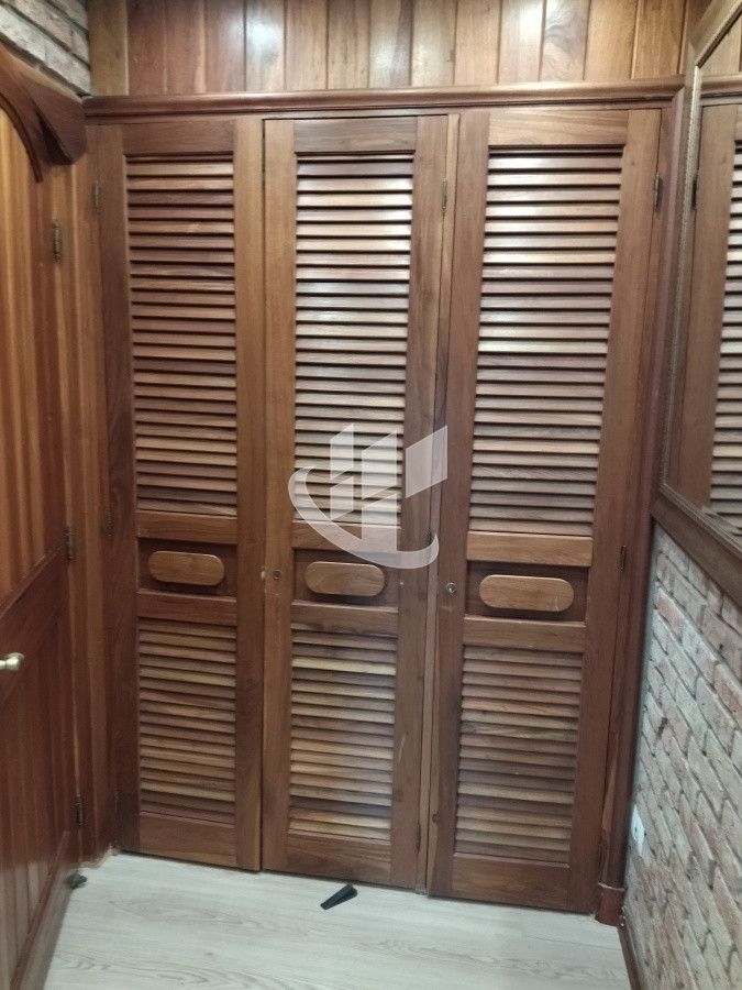 Casa ID.1250 - VENTA DE HERMOSA CASA 5 DORMITORIOS EN SUITE, A METROS DEL MAR.