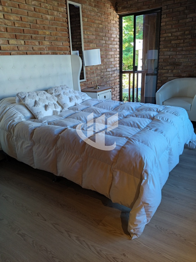 Casa ID.1250 - VENTA DE HERMOSA CASA 5 DORMITORIOS EN SUITE, A METROS DEL MAR.
