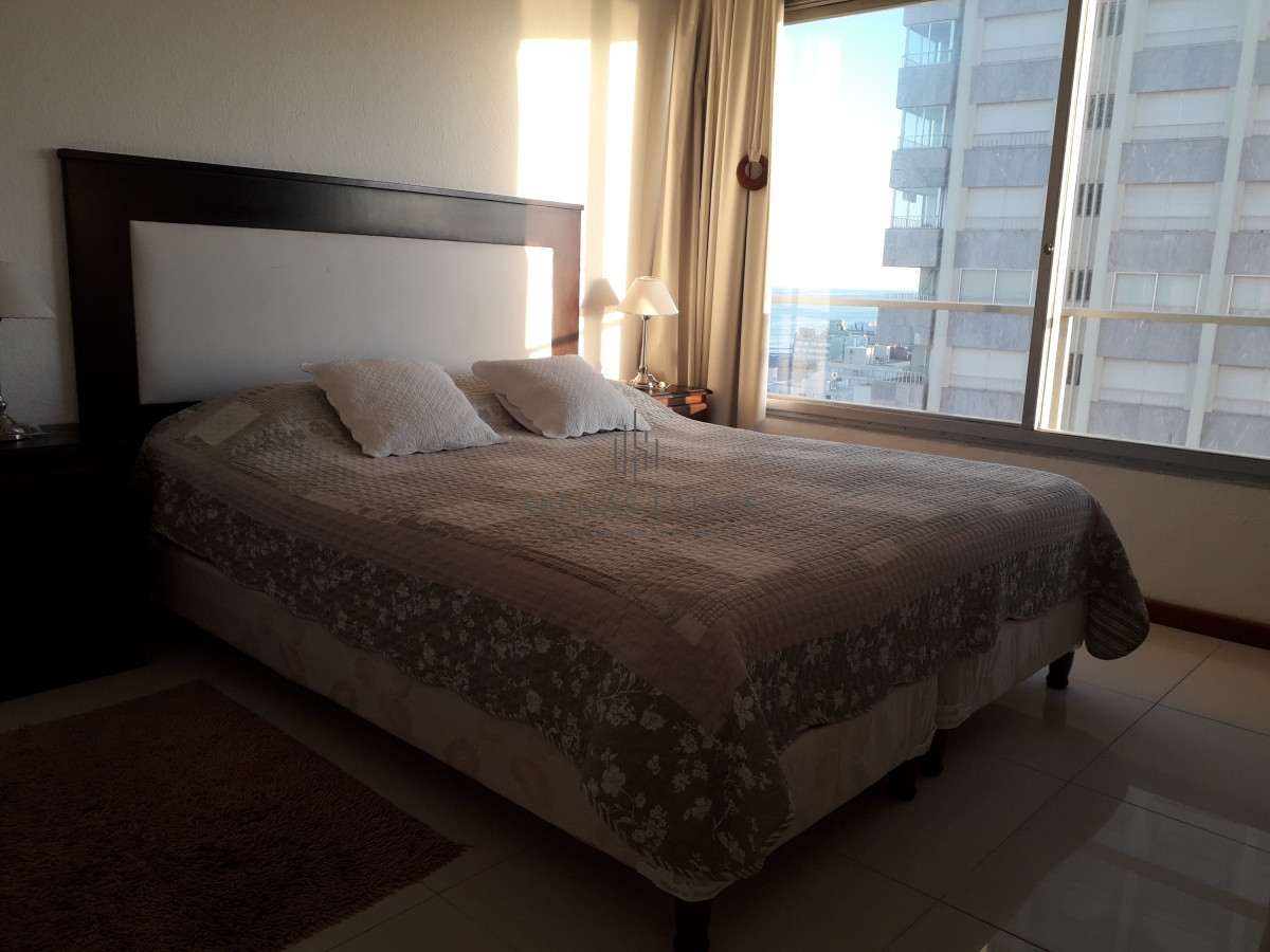 Apartamento ID.928 - edificio a metros de playa brava 