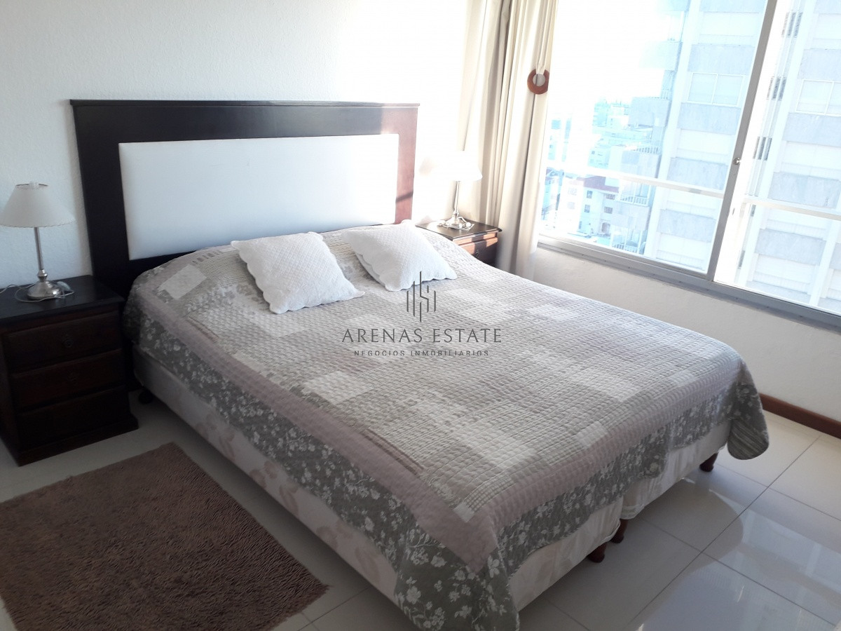 Apartamento ID.928 - edificio a metros de playa brava 