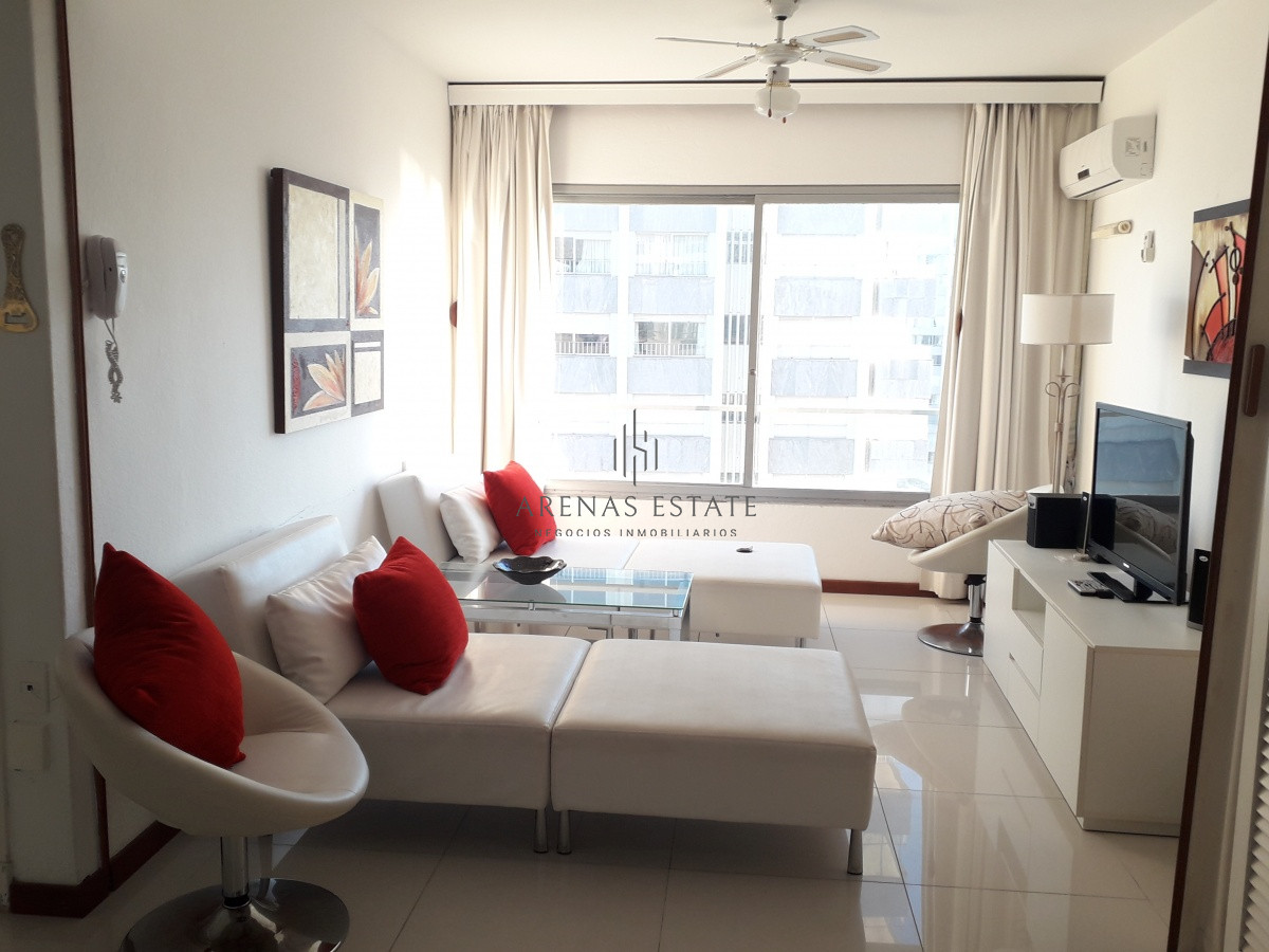 Apartamento ID.928 - edificio a metros de playa brava 