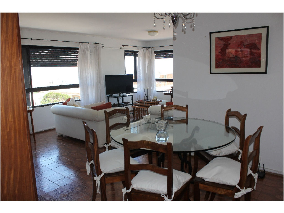 Apartamento ID.2780 -  Peninsula. 3 dormitorios, 1 en suite y dependencia