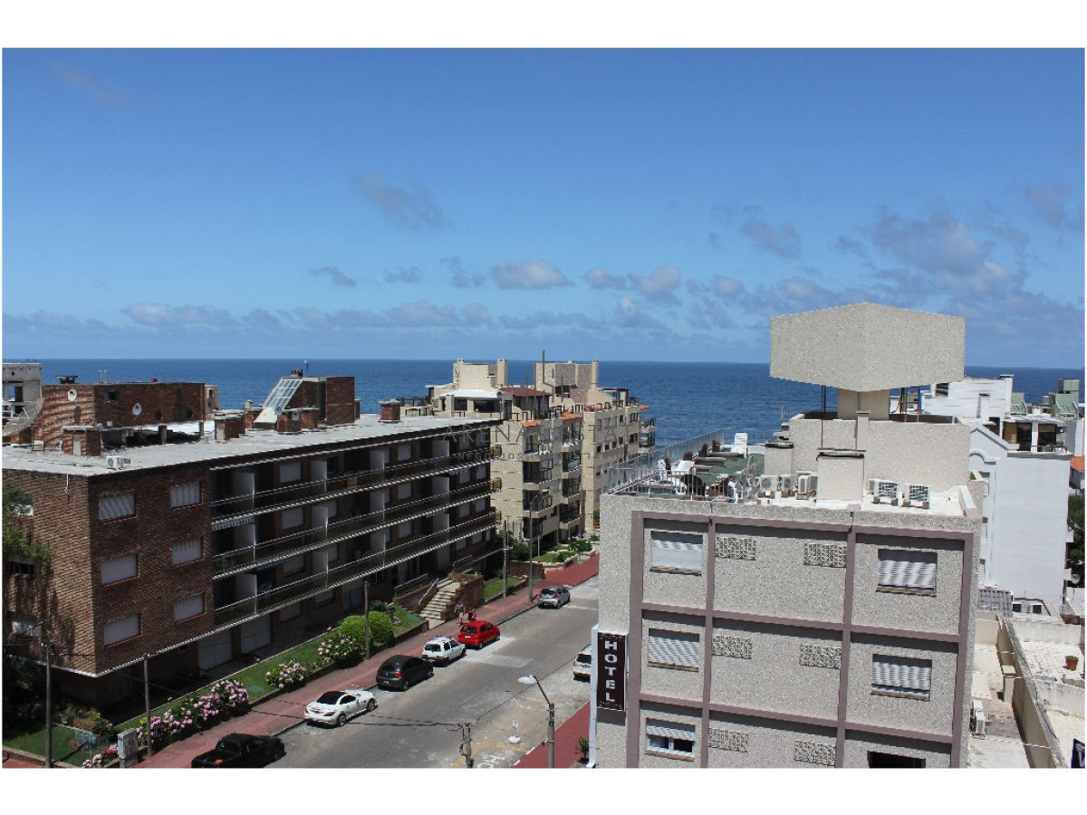 Apartamento ID.2780 -  Peninsula. 3 dormitorios, 1 en suite y dependencia