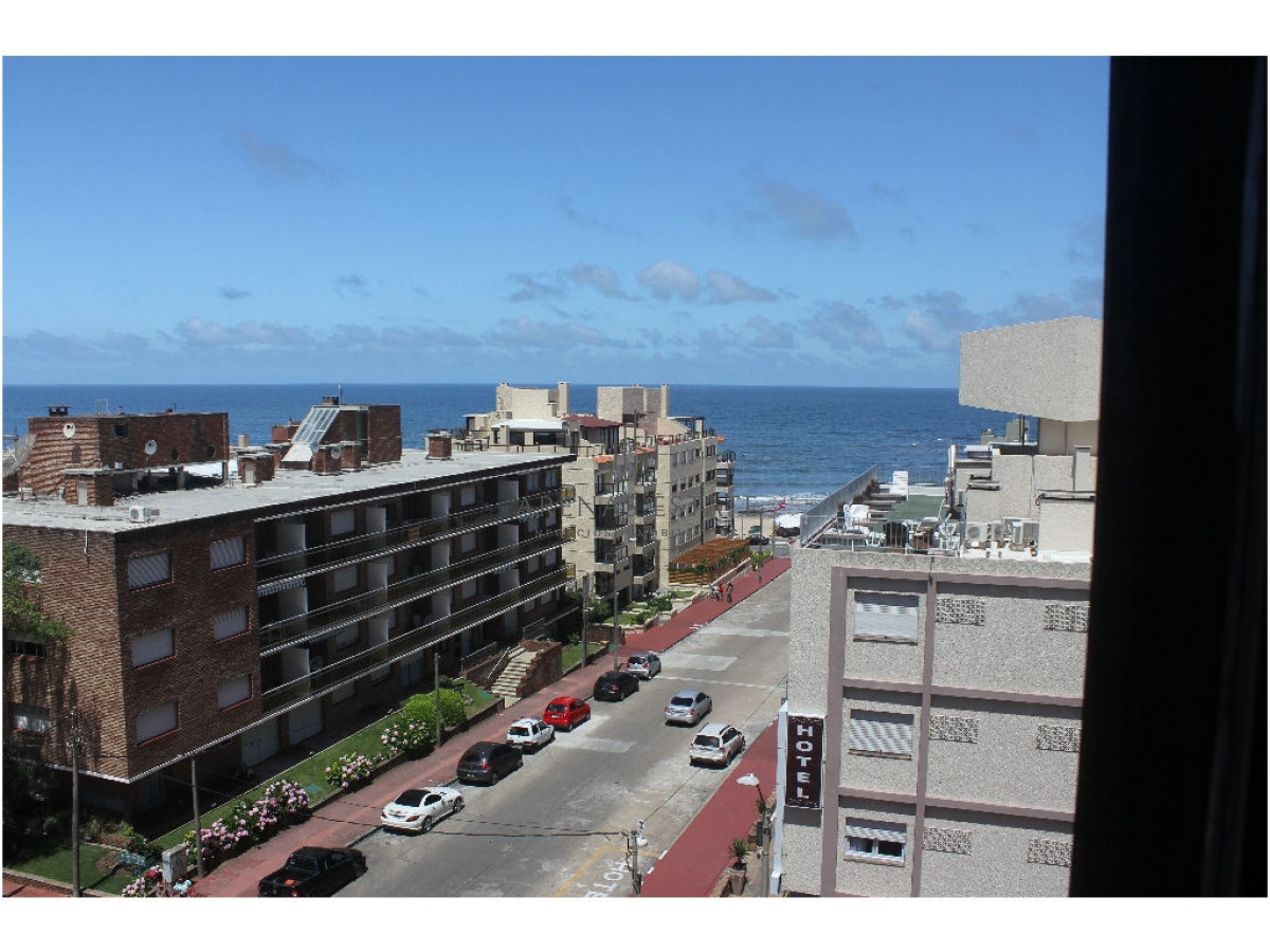 Apartamento ID.2780 -  Peninsula. 3 dormitorios, 1 en suite y dependencia