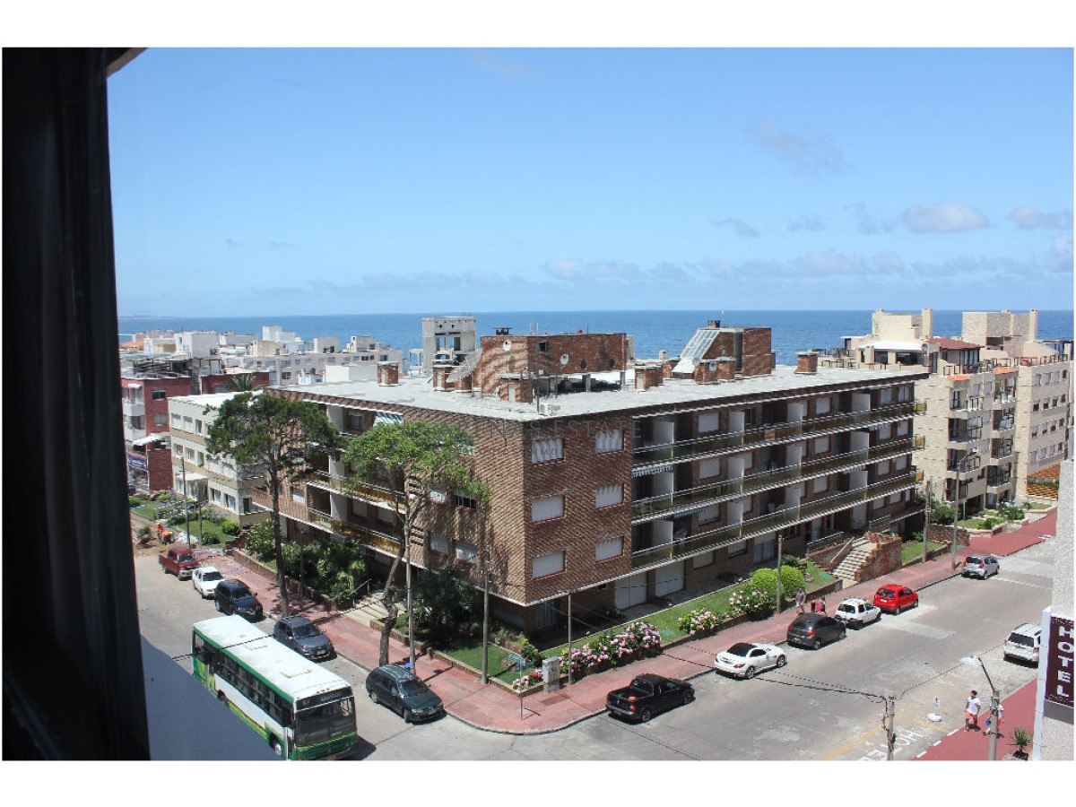 Apartamento ID.2780 -  Peninsula. 3 dormitorios, 1 en suite y dependencia
