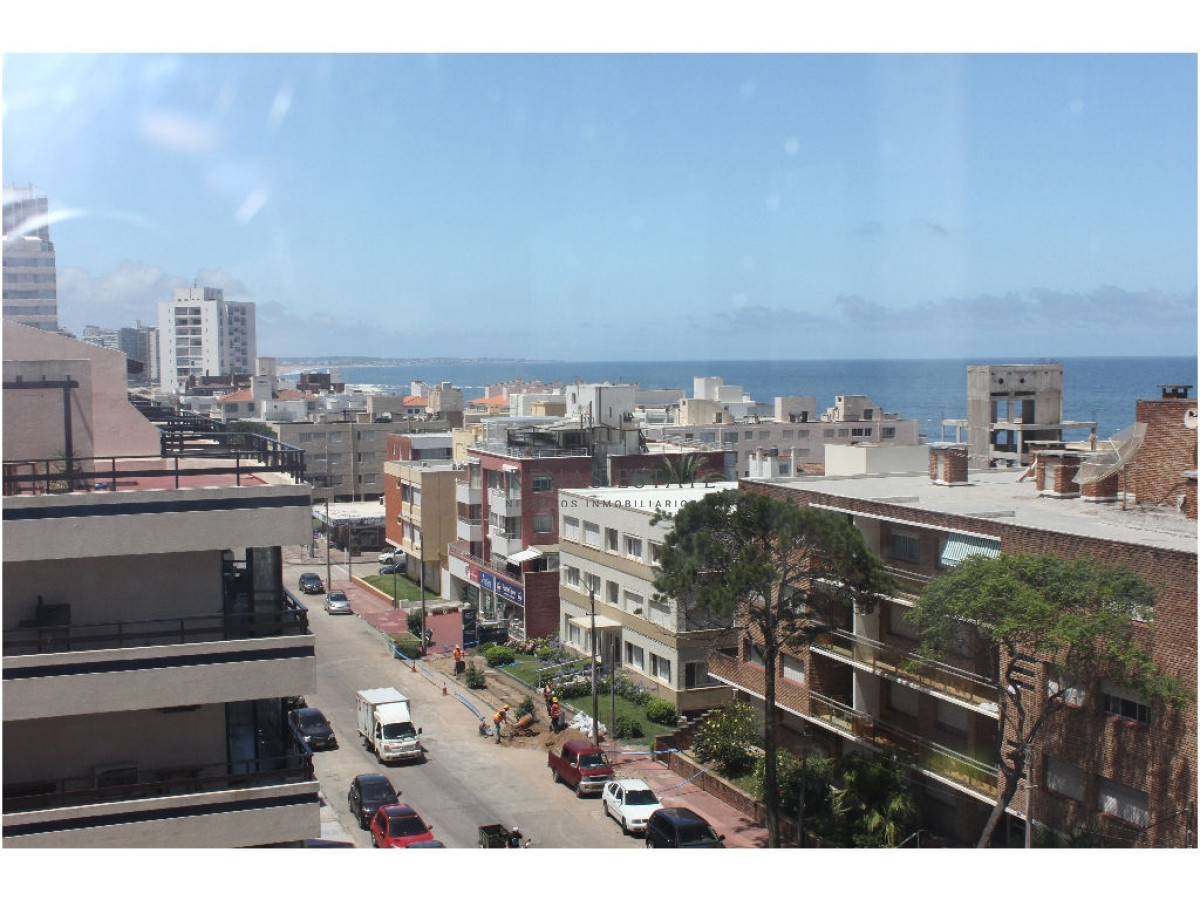 Apartamento ID.2780 -  Peninsula. 3 dormitorios, 1 en suite y dependencia