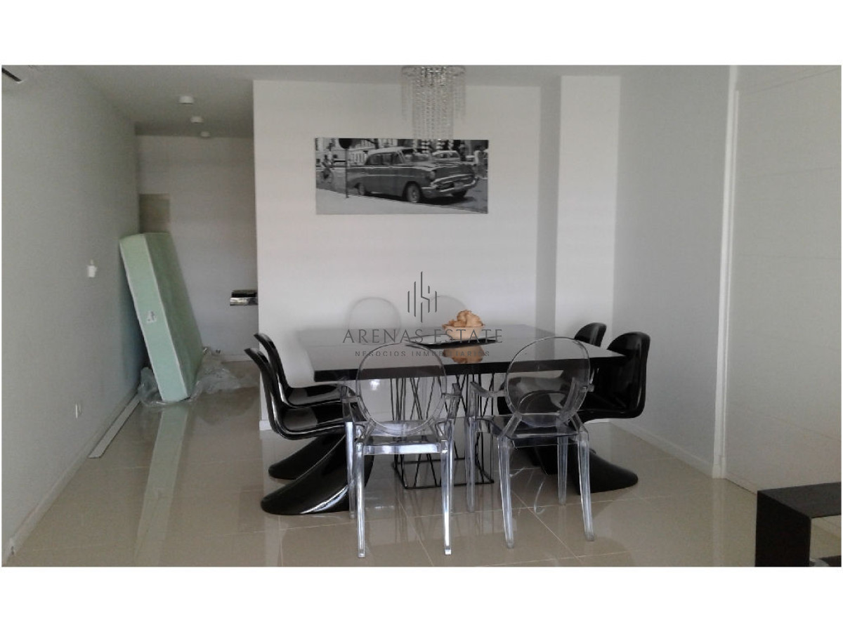Apartamento ID.2520 - Apartamento de  3 dormitorios en venta en Punta del Este 