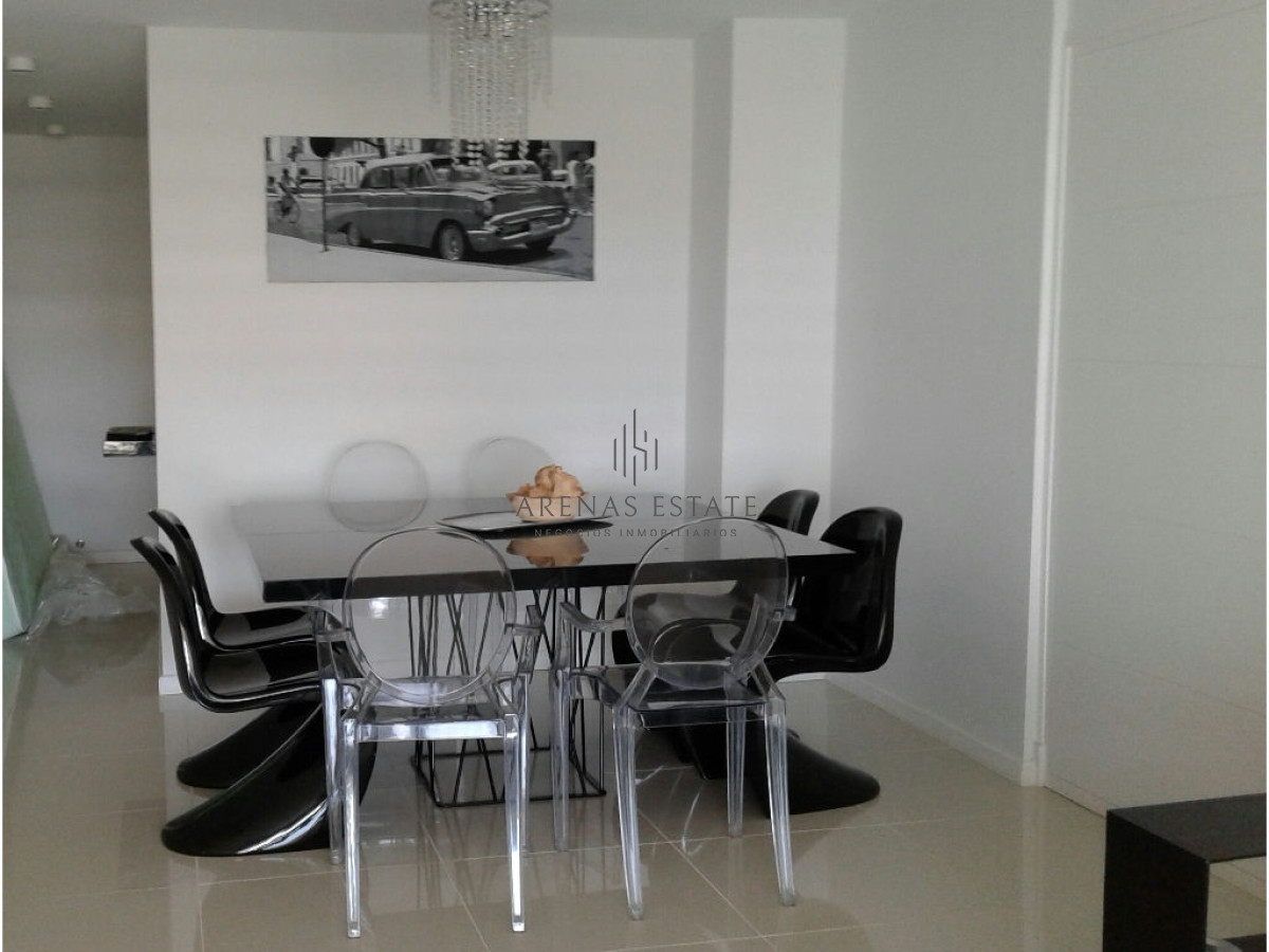 Apartamento ID.2520 - Apartamento de  3 dormitorios en venta en Punta del Este 