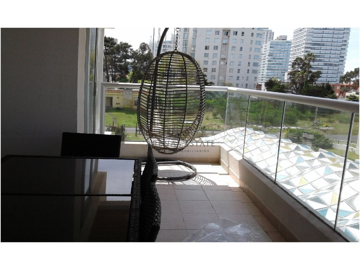 Apartamento ID.2520 - Apartamento de  3 dormitorios en venta en Punta del Este 