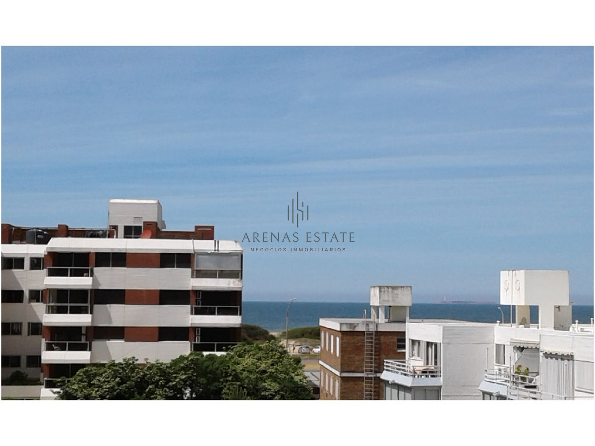 Apartamento ID.2520 - Apartamento de  3 dormitorios en venta en Punta del Este 