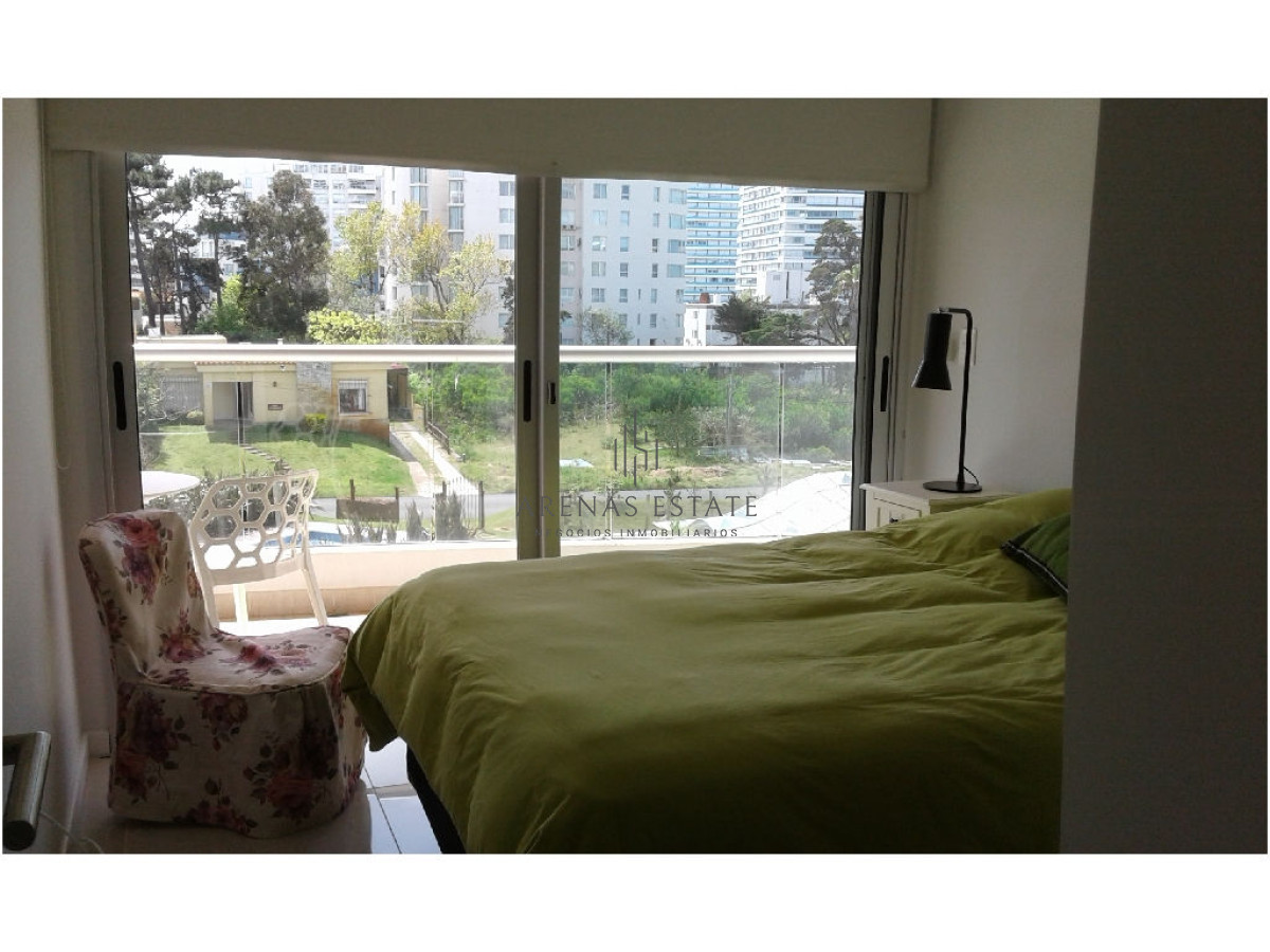 Apartamento ID.2520 - Apartamento de  3 dormitorios en venta en Punta del Este 