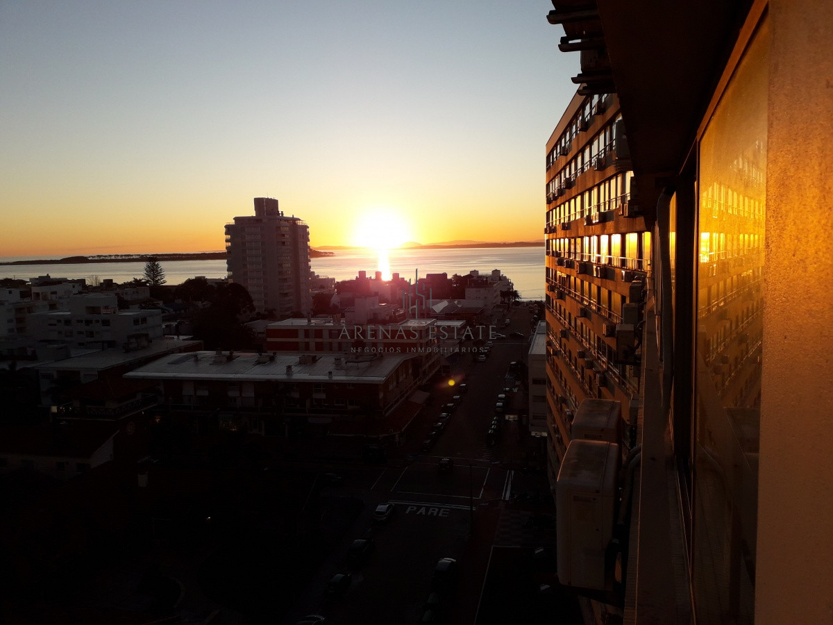 Apartamento ID.928 - edificio a metros de playa brava 