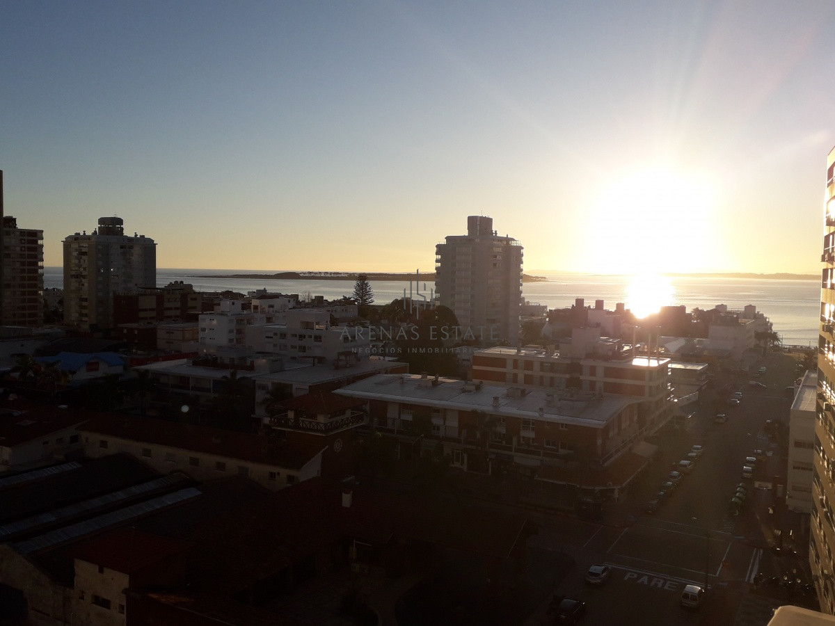 Apartamento ID.928 - edificio a metros de playa brava 