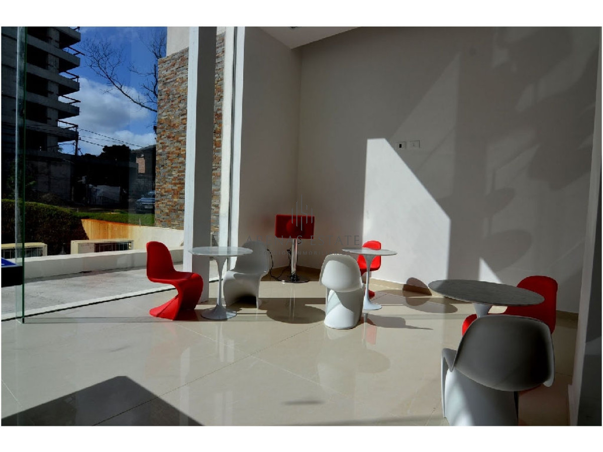 Apartamento ID.2520 - Apartamento de  3 dormitorios en venta en Punta del Este 