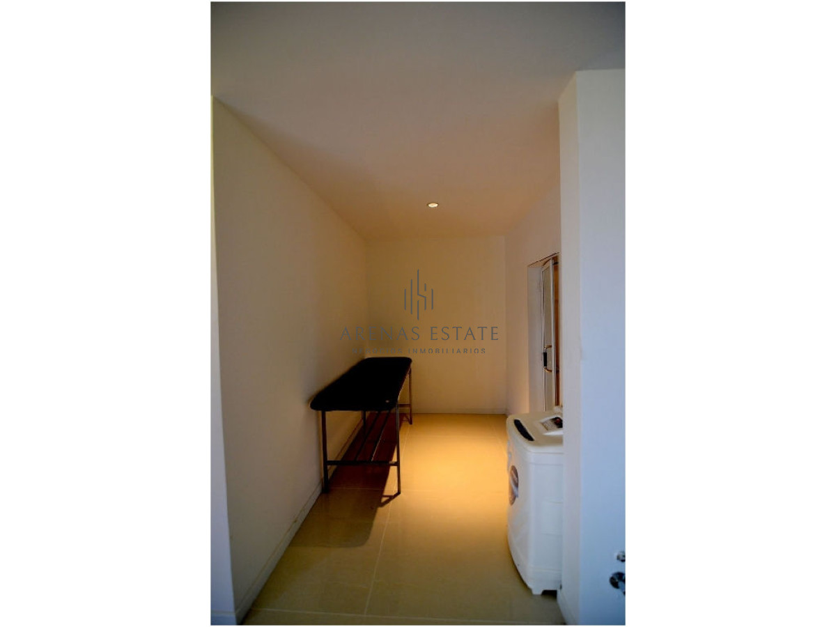 Apartamento ID.2520 - Apartamento de  3 dormitorios en venta en Punta del Este 