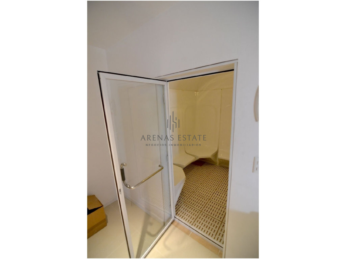 Apartamento ID.2520 - Apartamento de  3 dormitorios en venta en Punta del Este 