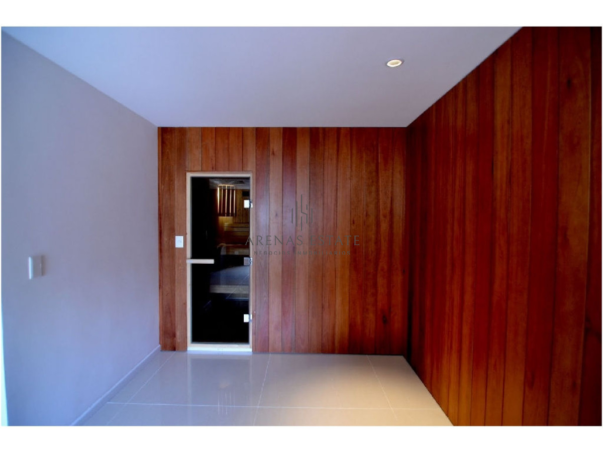 Apartamento ID.2520 - Apartamento de  3 dormitorios en venta en Punta del Este 