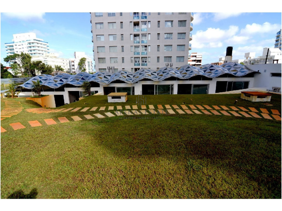 Apartamento ID.2520 - Apartamento de  3 dormitorios en venta en Punta del Este 