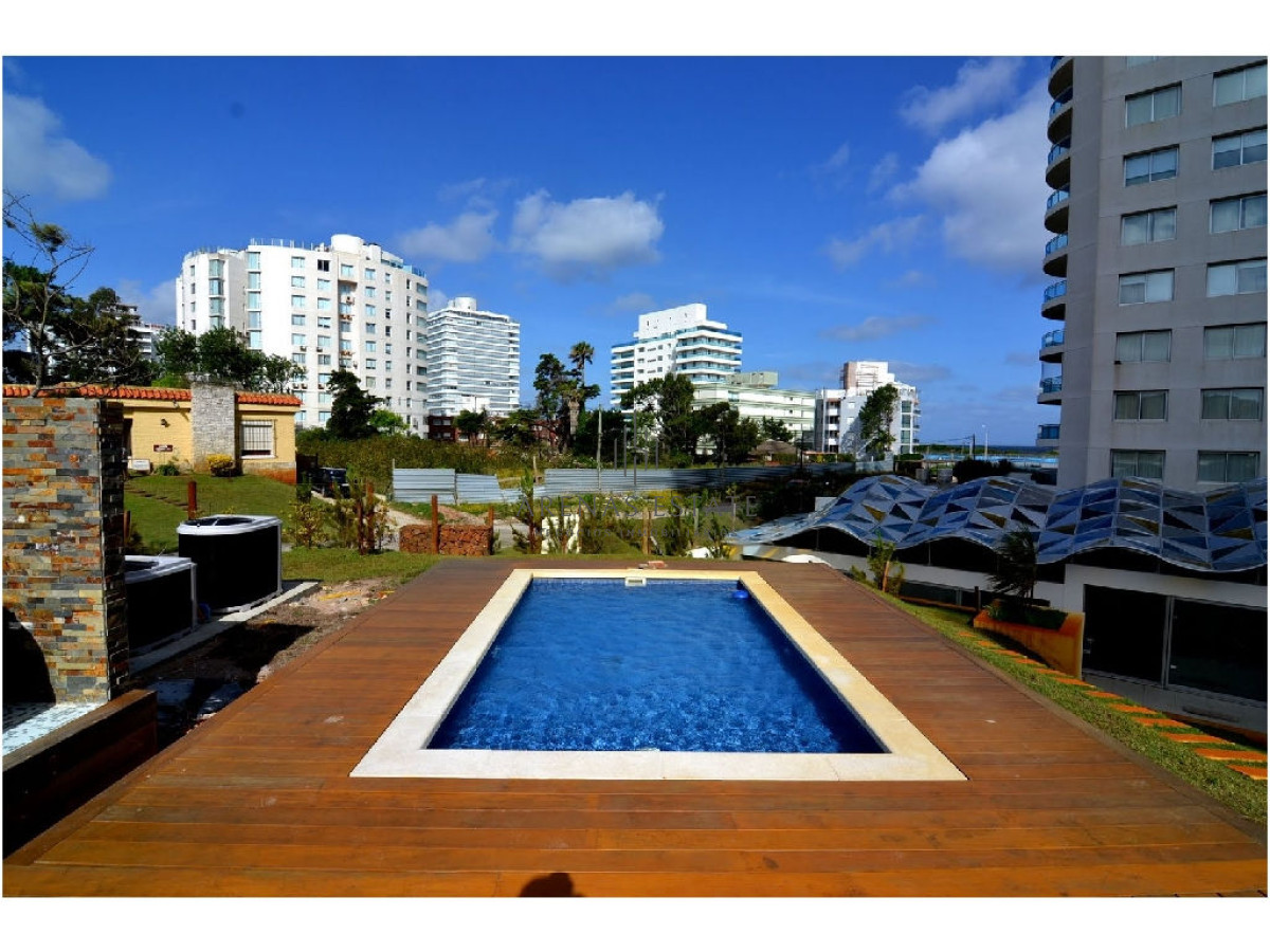 Apartamento ID.2520 - Apartamento de  3 dormitorios en venta en Punta del Este 