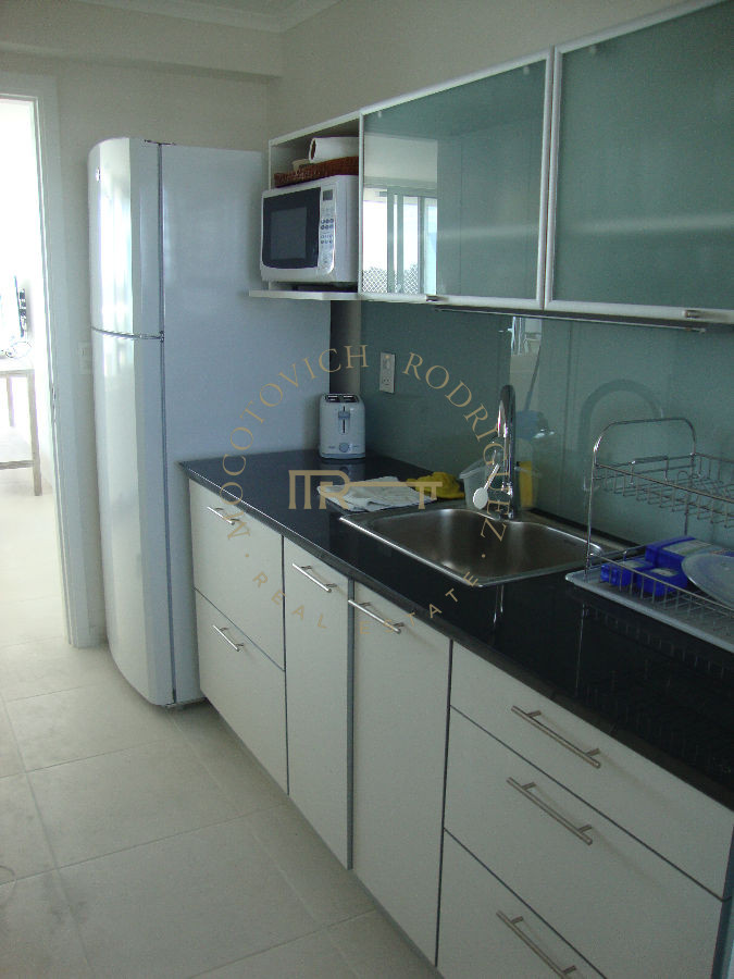 Apartamento ID.2661 - APARTAMENTO EN TORRE CON TODOS LOS SERVICIOS. A METROS DE PLAYA BRAVA.