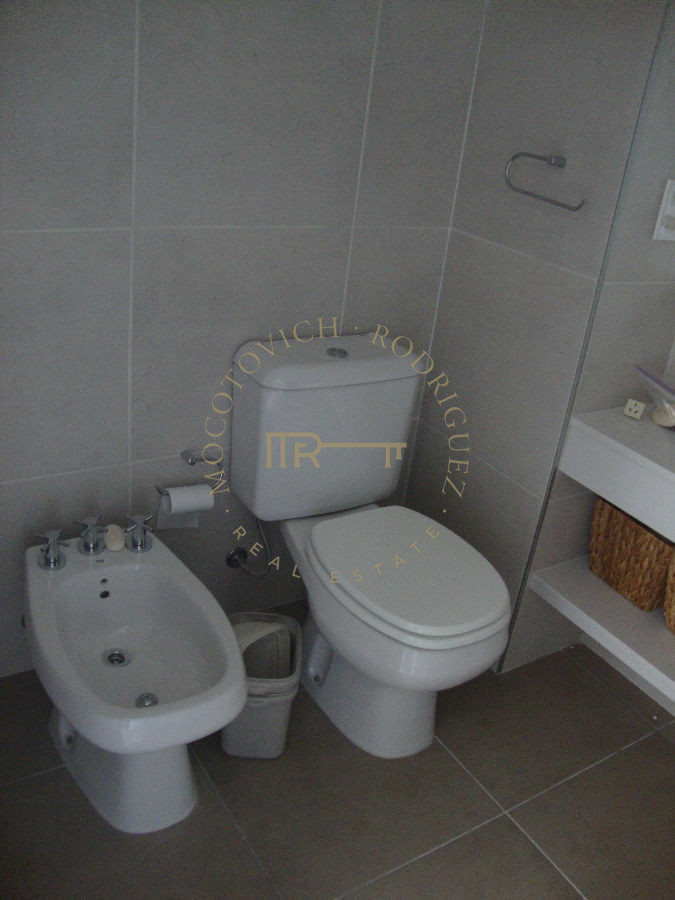 Apartamento ID.2661 - APARTAMENTO EN TORRE CON TODOS LOS SERVICIOS. A METROS DE PLAYA BRAVA.