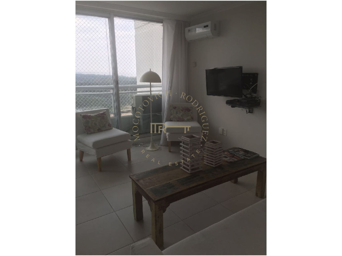 Apartamento ID.2661 - APARTAMENTO EN TORRE CON TODOS LOS SERVICIOS. A METROS DE PLAYA BRAVA.