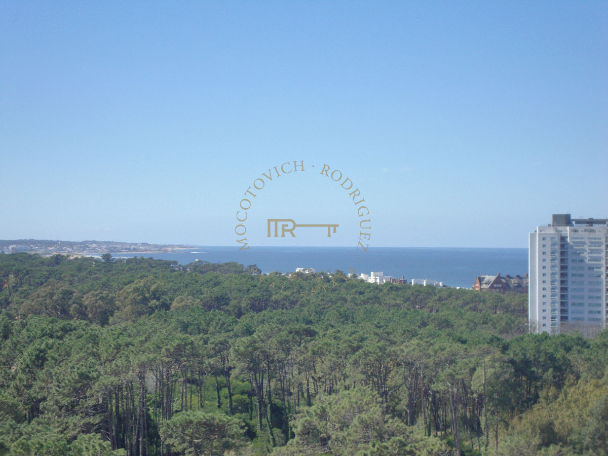 Apartamento ID.2661 - APARTAMENTO EN TORRE CON TODOS LOS SERVICIOS. A METROS DE PLAYA BRAVA.