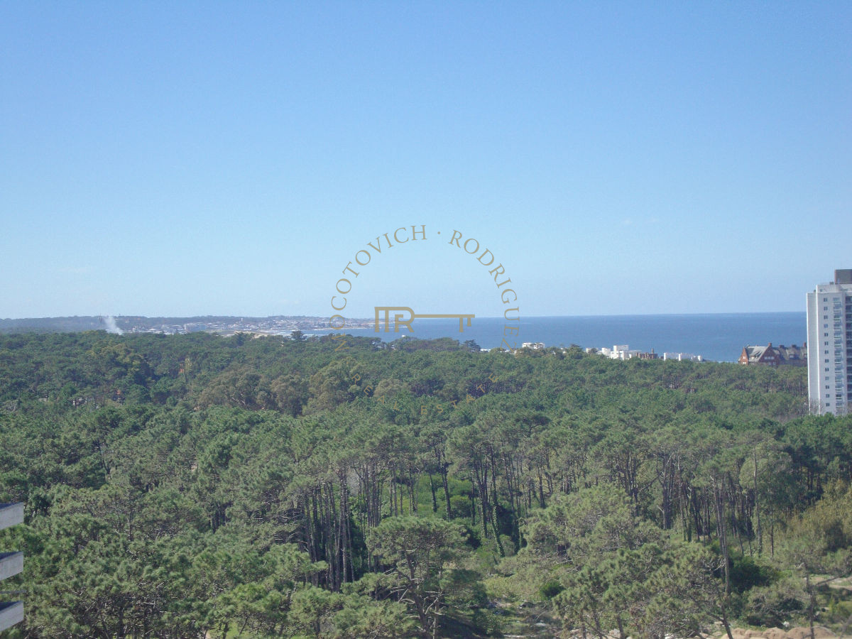 Apartamento ID.2661 - APARTAMENTO EN TORRE CON TODOS LOS SERVICIOS. A METROS DE PLAYA BRAVA.
