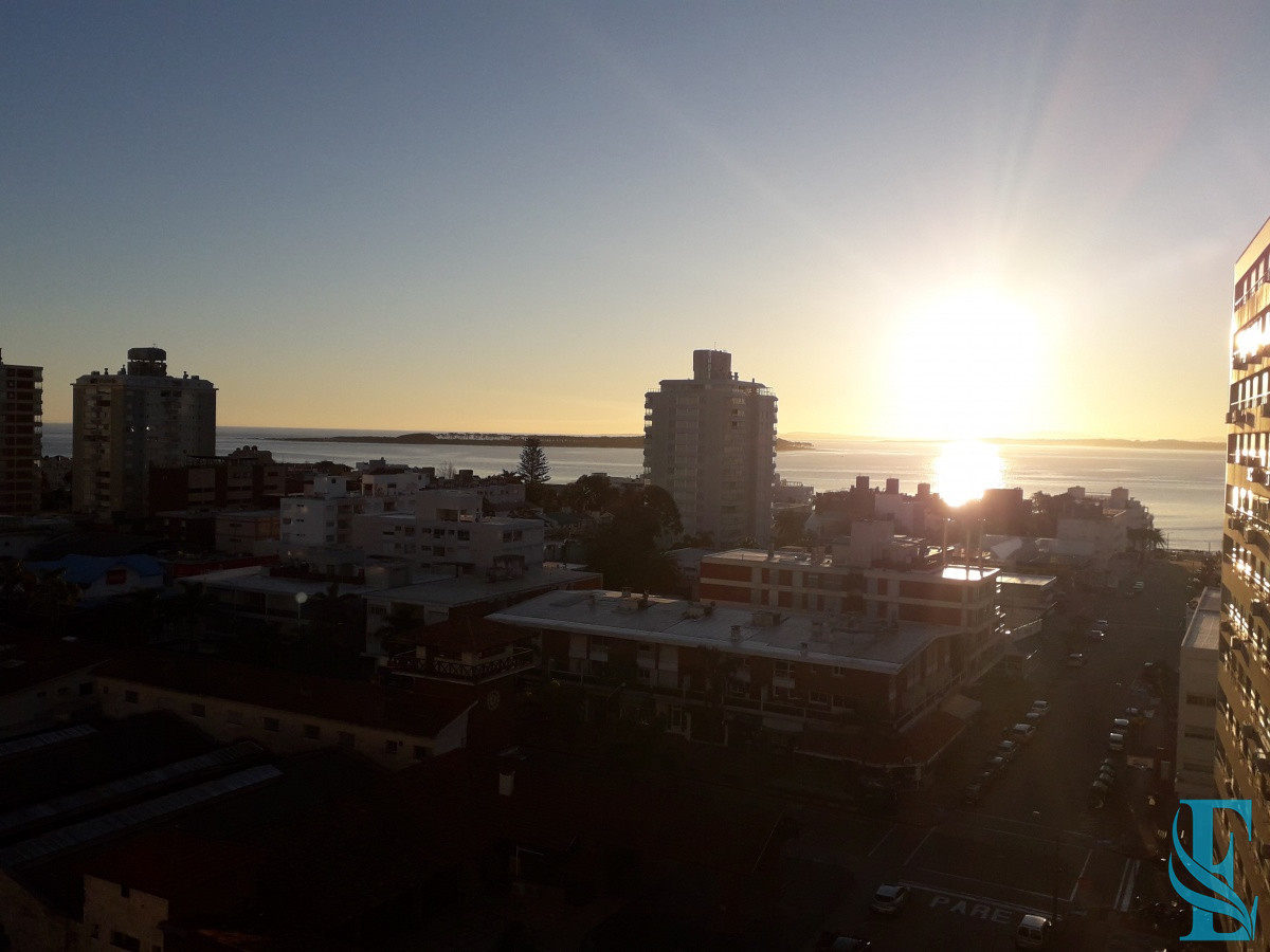 Apartamento ID.613 - edificio a metros de playa brava 