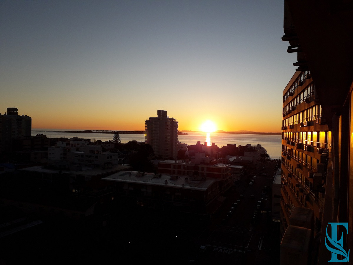 Apartamento ID.613 - edificio a metros de playa brava 