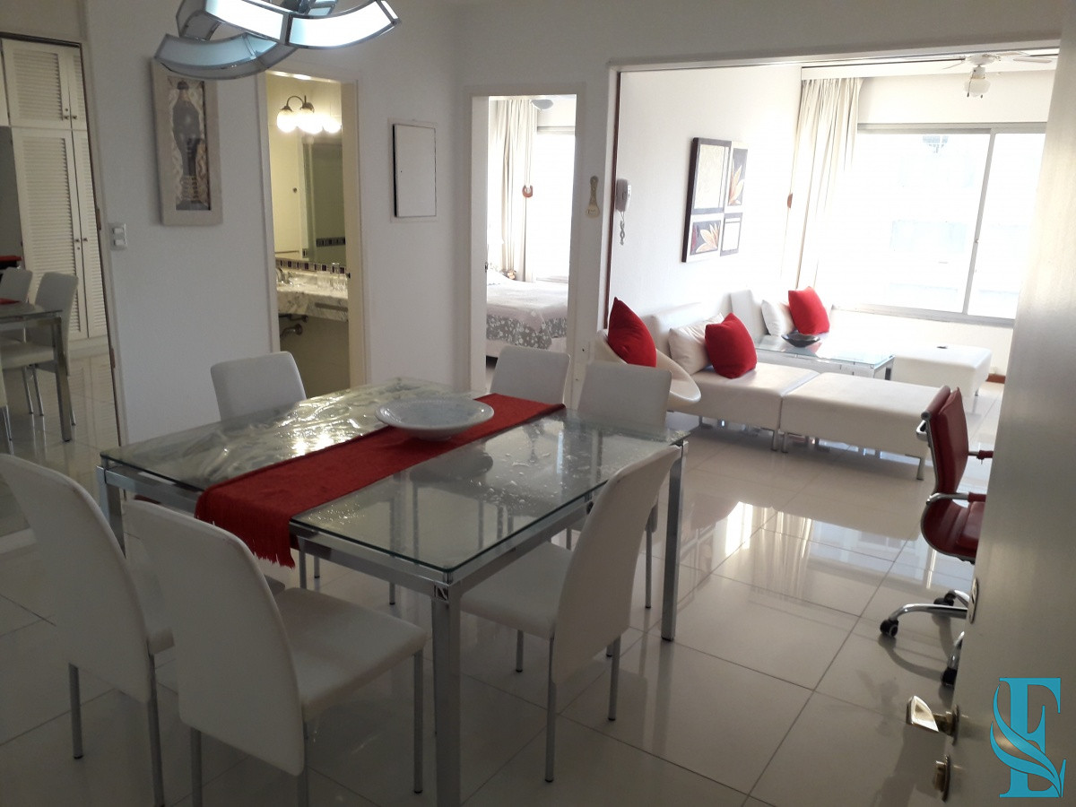 Apartamento ID.613 - edificio a metros de playa brava 