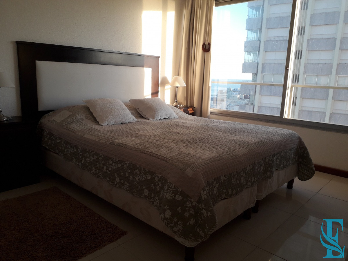 Apartamento ID.613 - edificio a metros de playa brava 