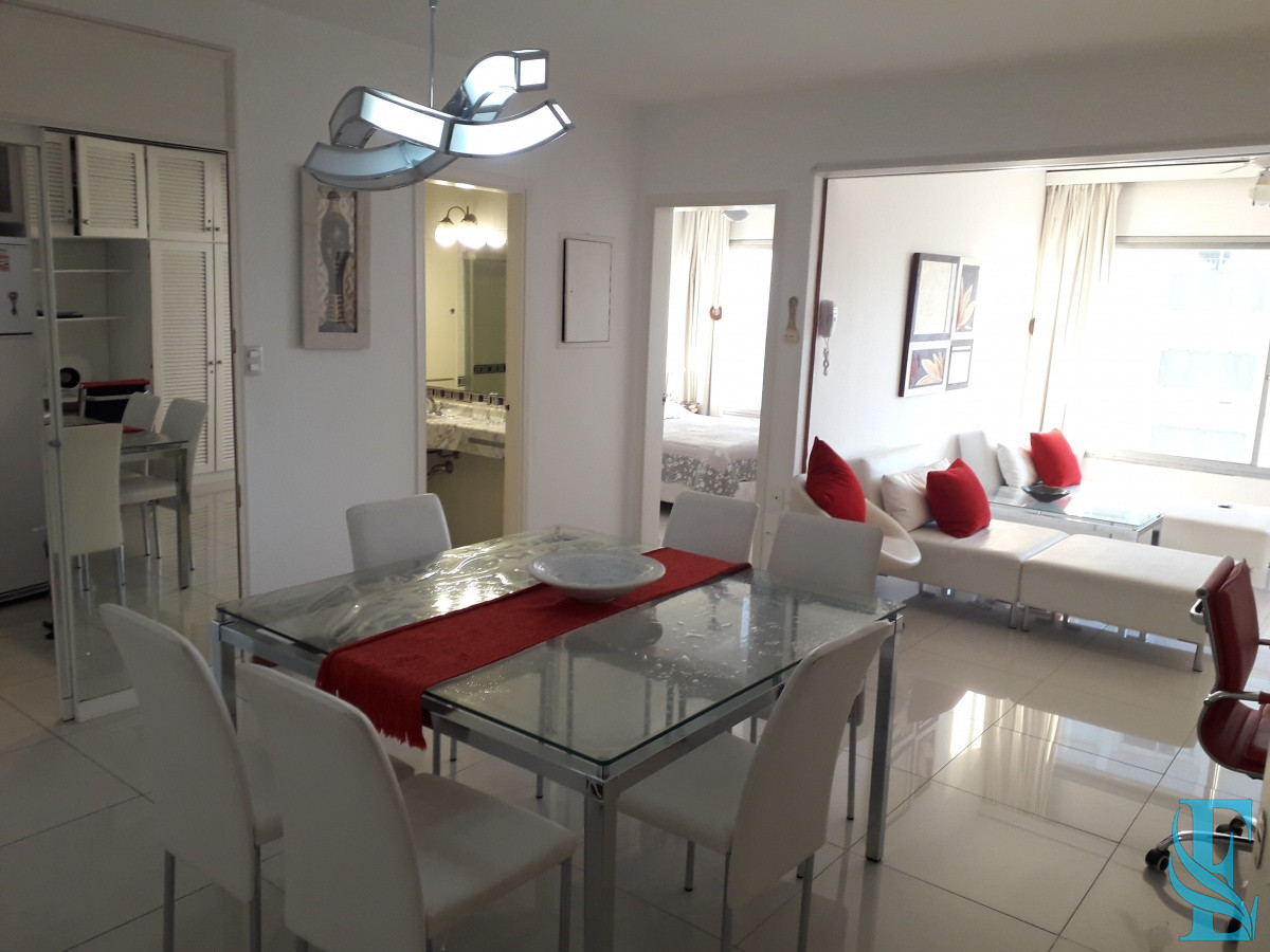 Apartamento ID.613 - edificio a metros de playa brava 