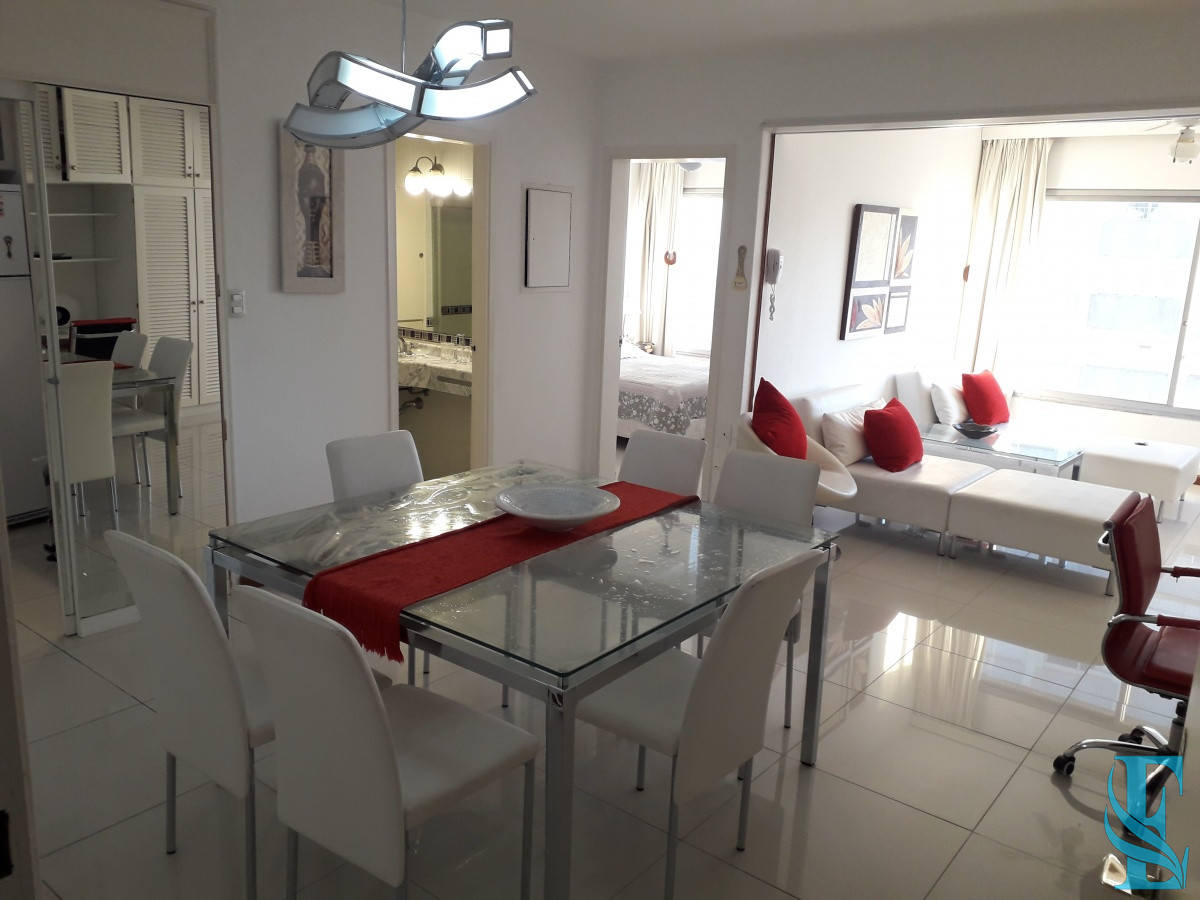 Apartamento ID.613 - edificio a metros de playa brava 